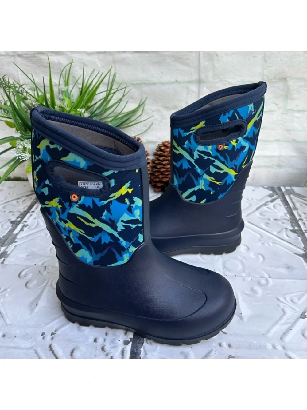 Bogs Neo-Classic Insulated Boots toddler 13 Winter Mountain/Navy Multi